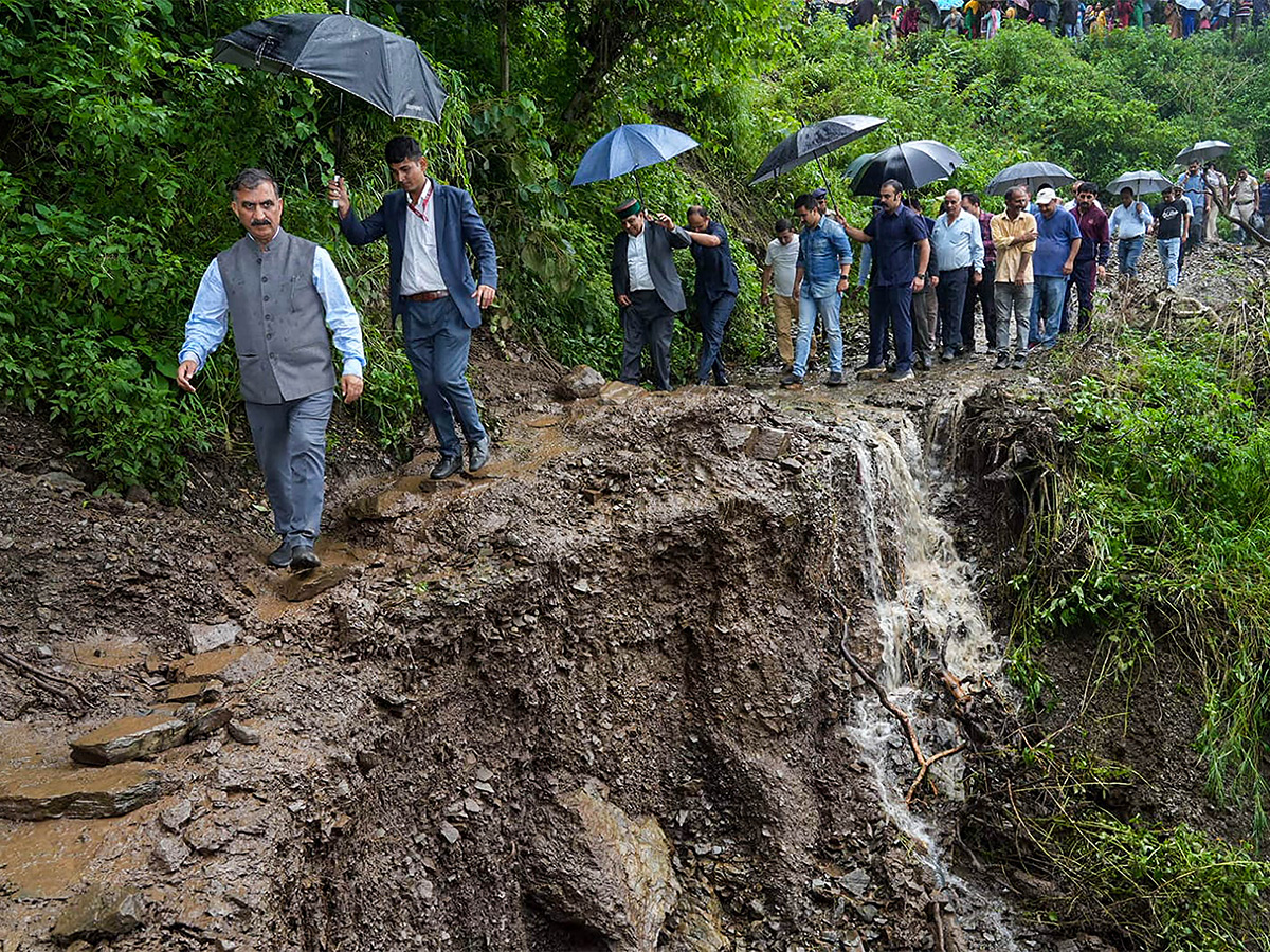 heavy rains in himachal pradesh - Sakshi12