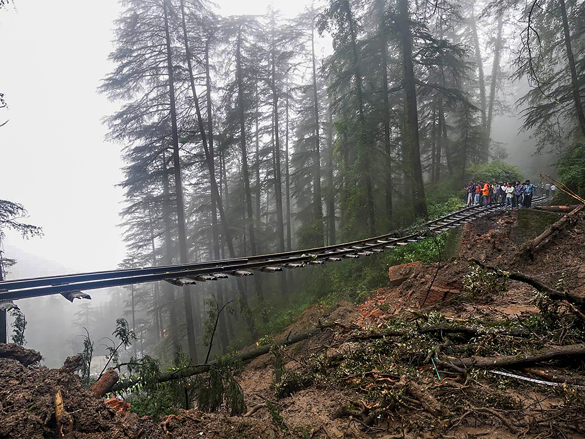 heavy rains in himachal pradesh - Sakshi14