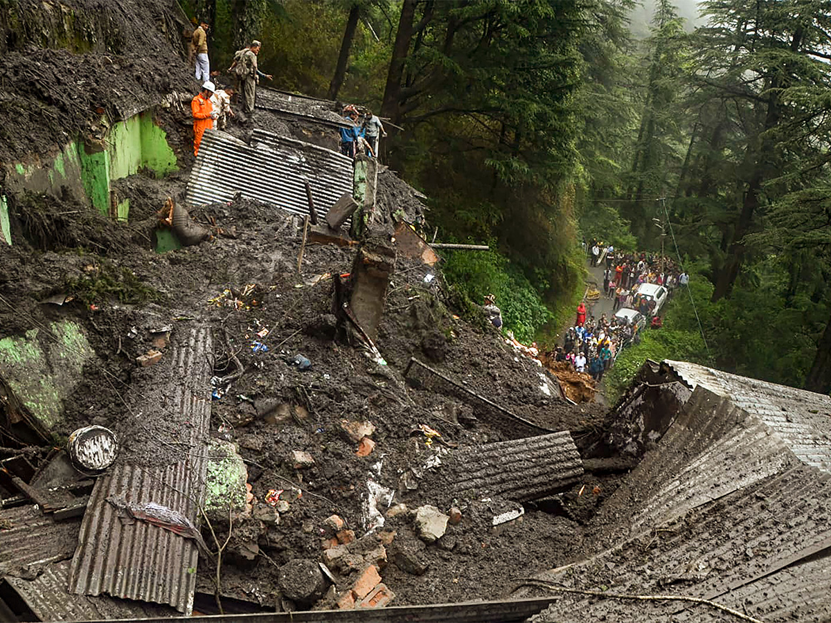heavy rains in himachal pradesh - Sakshi15