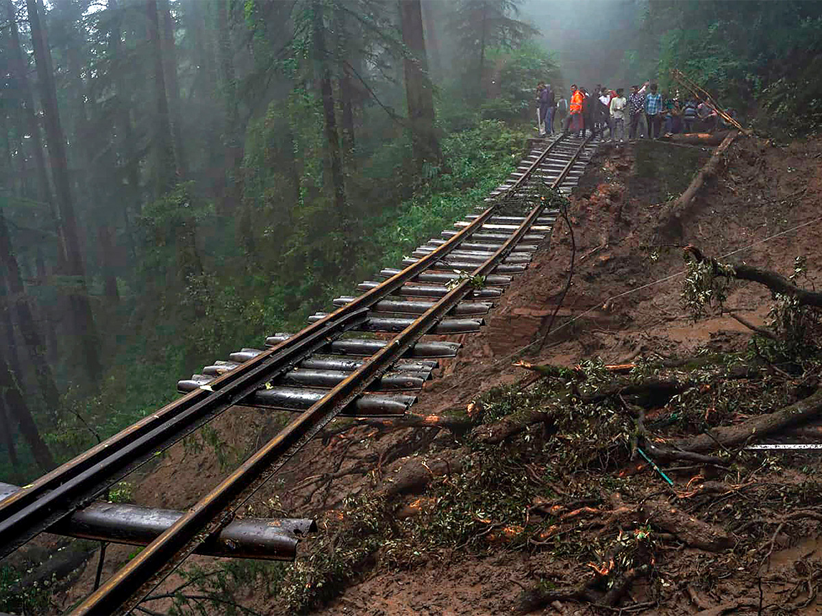 heavy rains in himachal pradesh - Sakshi26