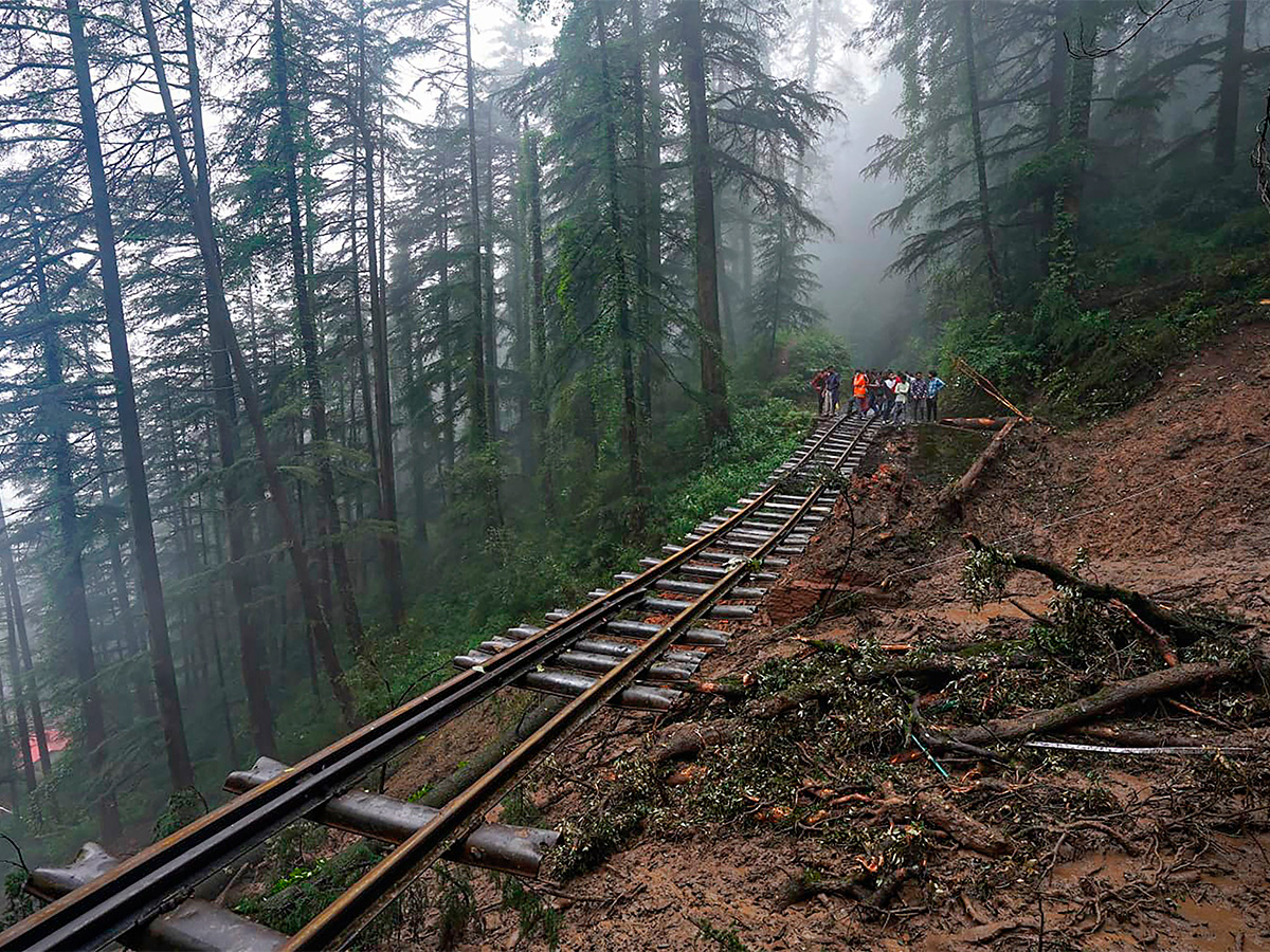 heavy rains in himachal pradesh - Sakshi27