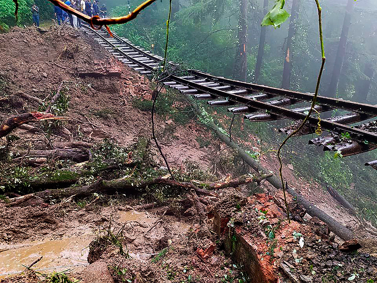 heavy rains in himachal pradesh - Sakshi28