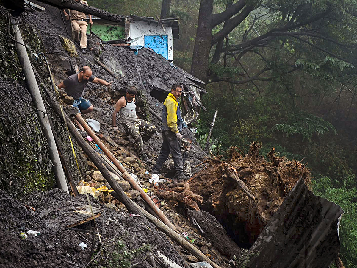 heavy rains in himachal pradesh - Sakshi35