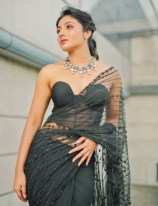 Mirna Menon Latest Photos - Sakshi20