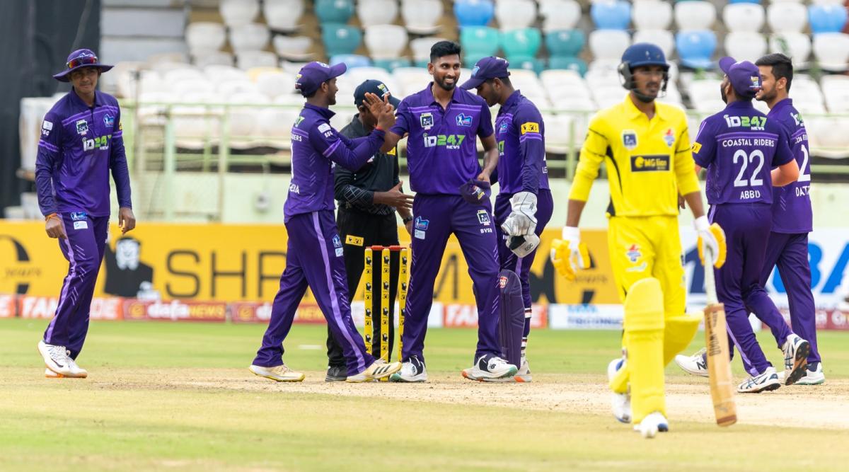 Coastal Riders vs Godavari Titans At Visakhapatnam YSR Stadium Photos - Sakshi4