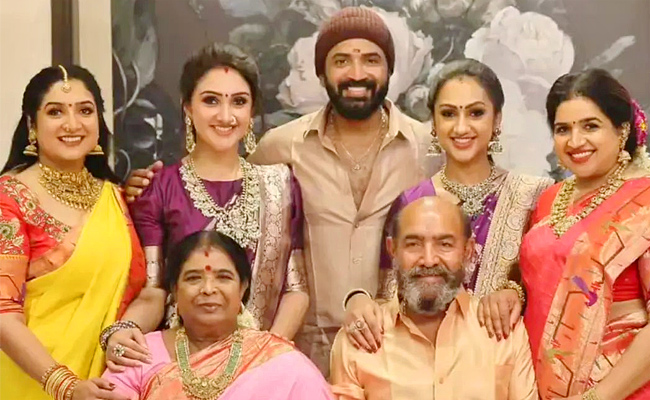 Actor vijaykumar Daughter new Housewarming Function Photos - Sakshi10