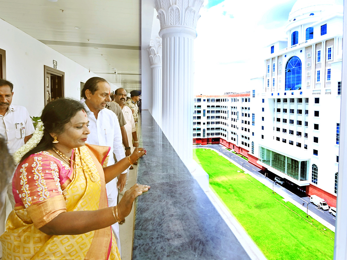 CM KCR ANd Governor Tamilisai Visit Telangana Secretariat Photos - Sakshi1