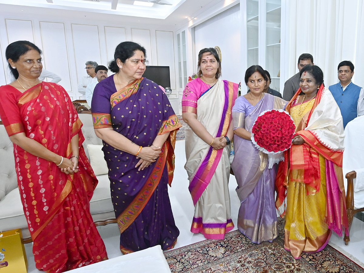 CM KCR ANd Governor Tamilisai Visit Telangana Secretariat Photos - Sakshi5