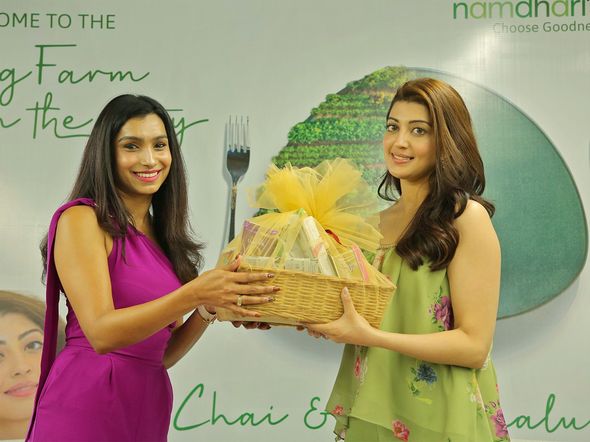 Heroine Pranitha Subhash created buzz in Simpli Namdharis in Banjara Hills Photos - Sakshi3