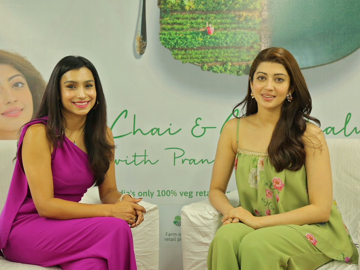 Heroine Pranitha Subhash created buzz in Simpli Namdharis in Banjara Hills Photos - Sakshi4