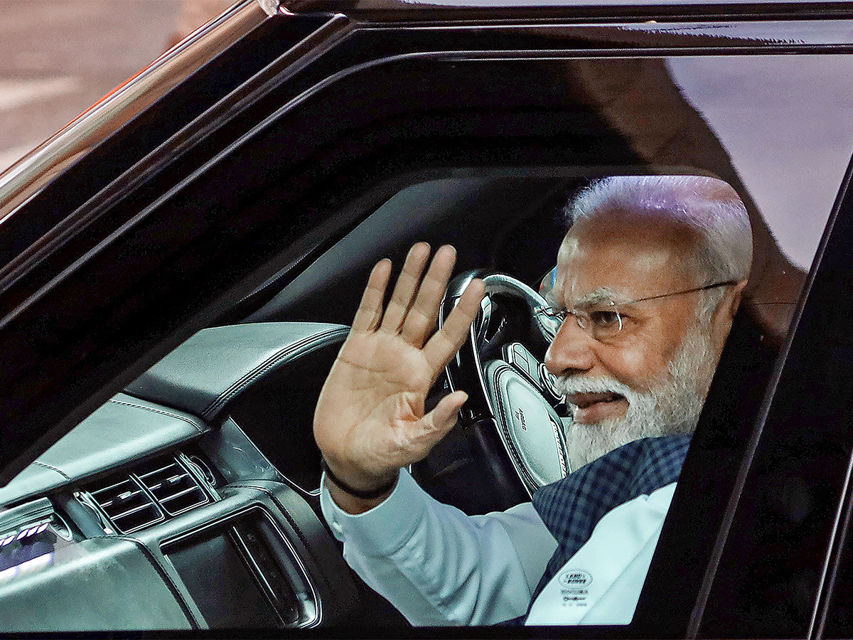 PM Modi Meets ISRO Chandrayaan-3 Scientists Special Photos - Sakshi14