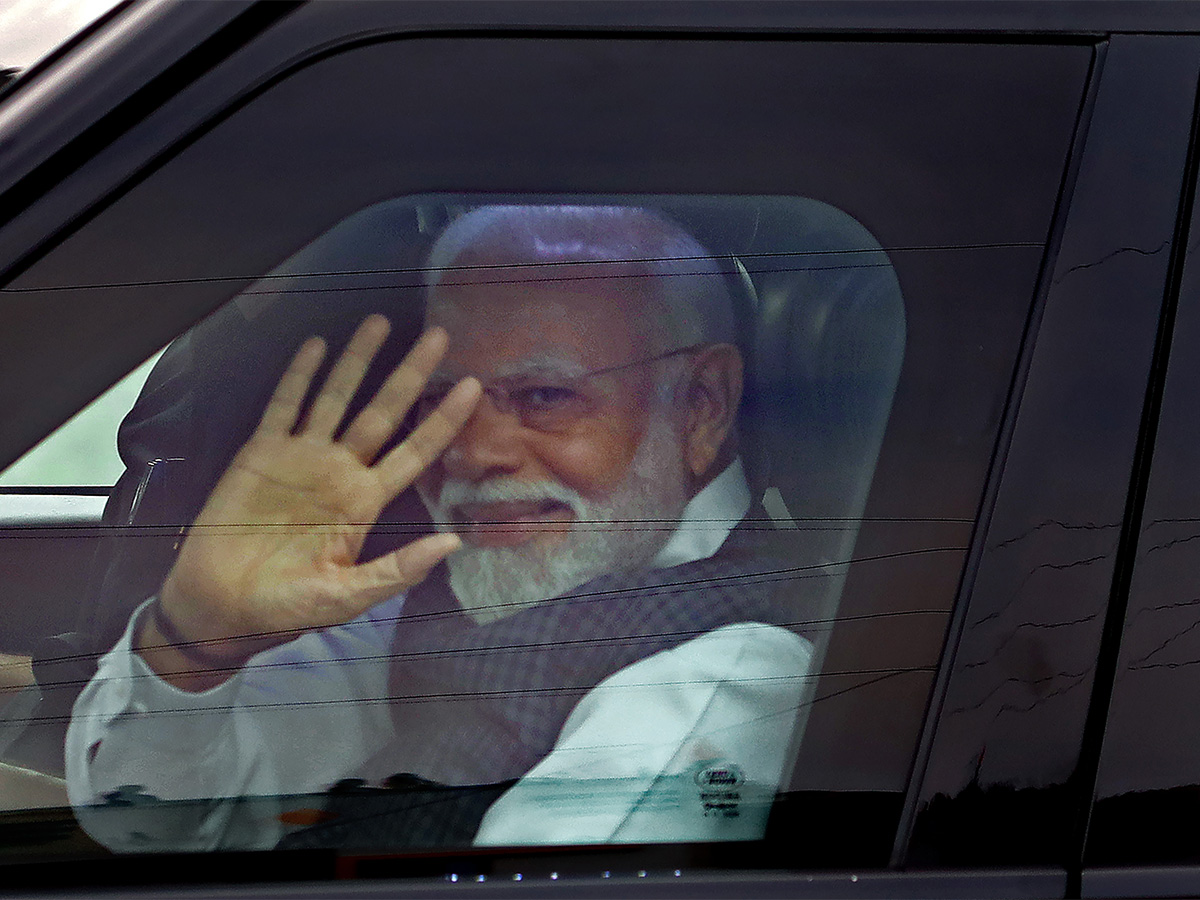 PM Modi Meets ISRO Chandrayaan-3 Scientists Special Photos - Sakshi17