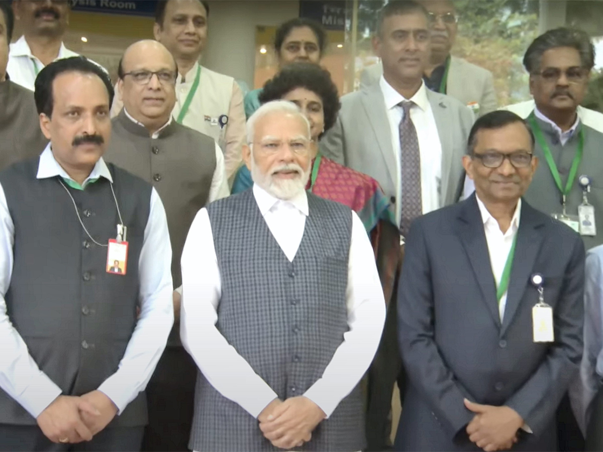PM Modi Meets ISRO Chandrayaan-3 Scientists Special Photos - Sakshi6