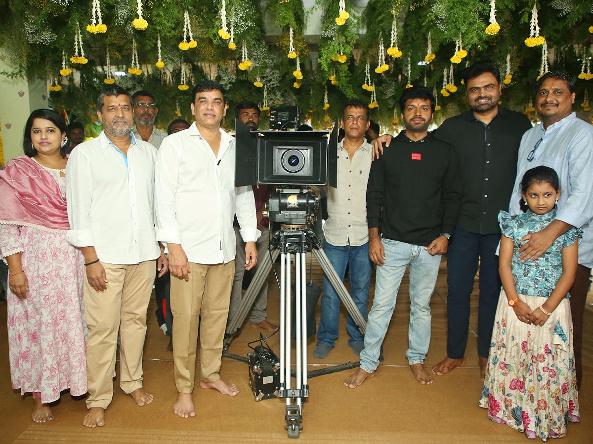 Nithiins New Movie Thammudu launched With pooja ceremony Photos - Sakshi4