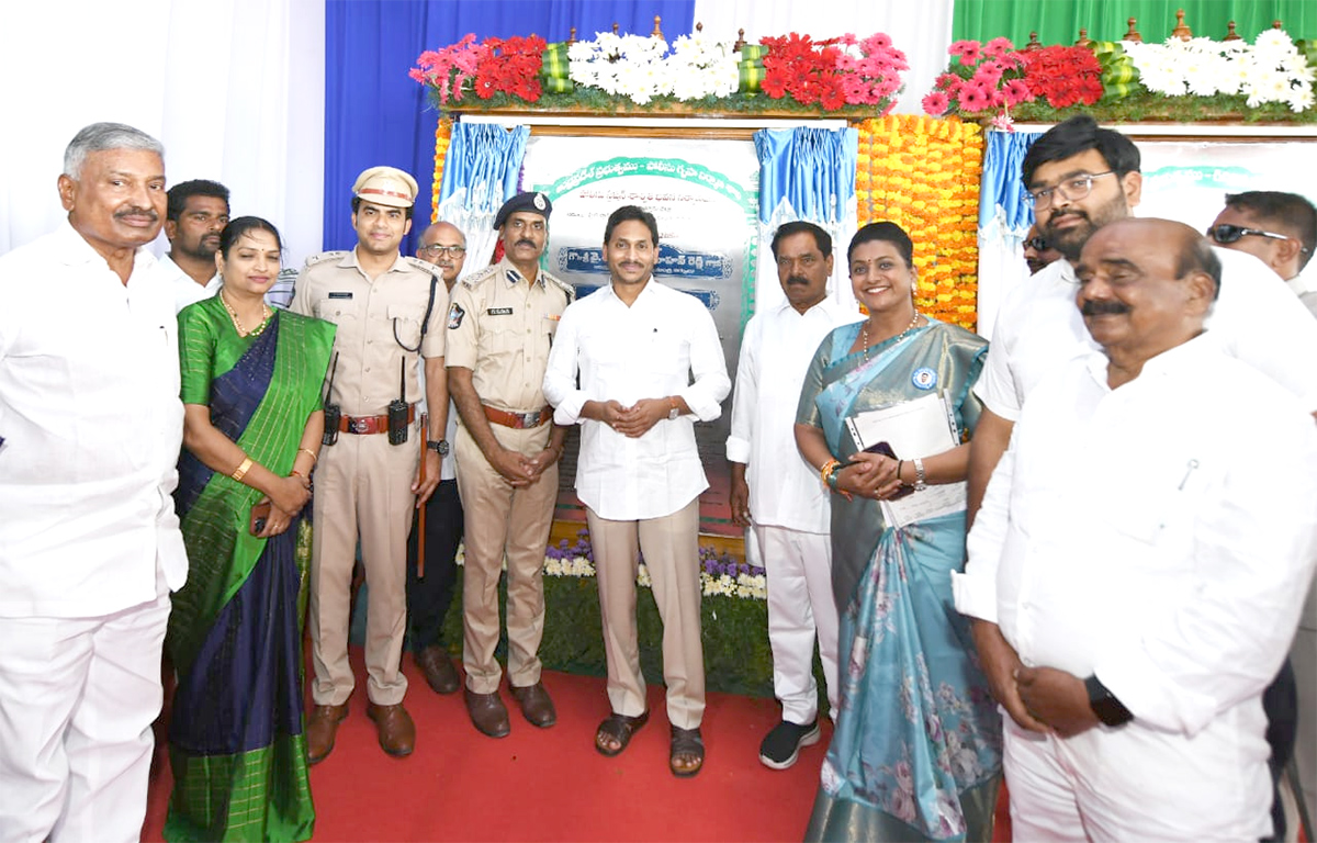 Jagananna Vidya Deevena CM Jagan Public Meeting at Nagari  - Sakshi10