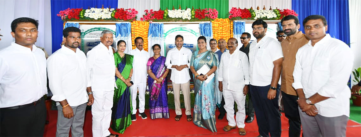 Jagananna Vidya Deevena CM Jagan Public Meeting at Nagari  - Sakshi5