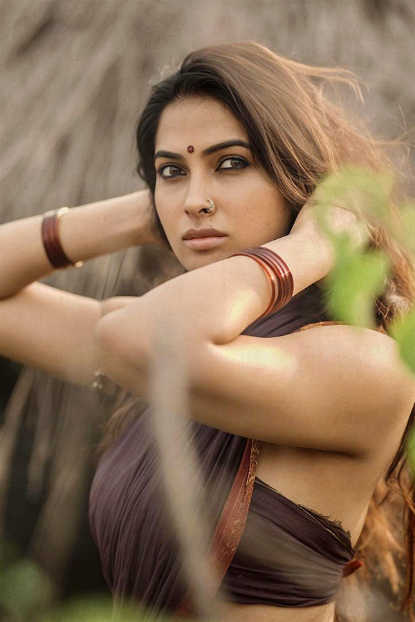 Divi Vadthya HD Latest Photos - Sakshi11