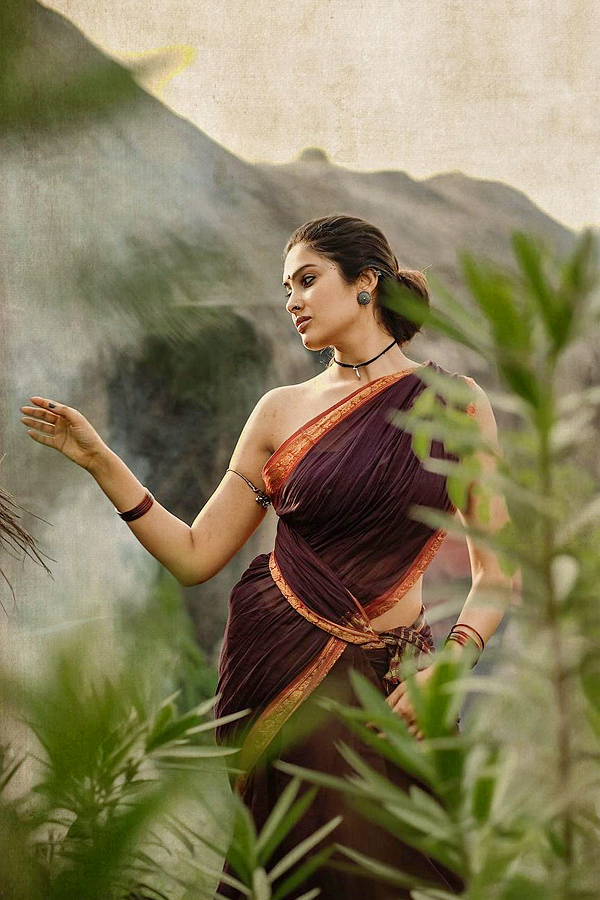 Divi Vadthya HD Latest Photos - Sakshi12