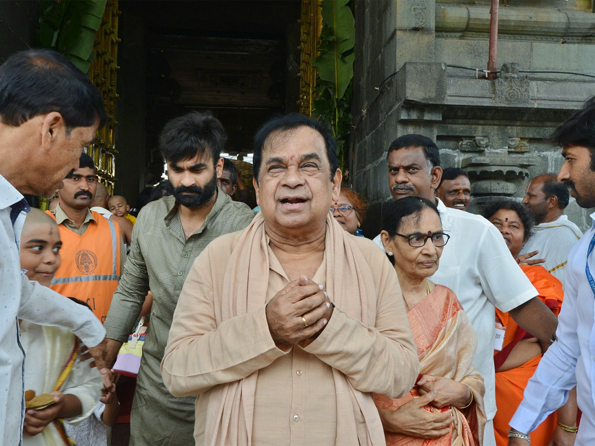 Brahmanandam Family Visits Tirumala Venkateswara Swami Temple Photos - Sakshi1