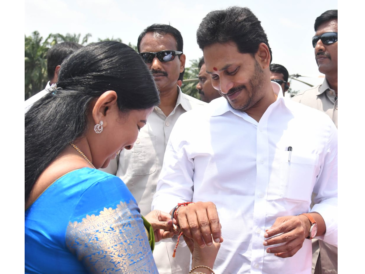 YSRCP Women Leaders Ties Rakhi to CM YS Jagan Photos - Sakshi10