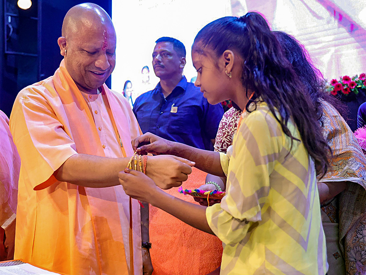 raksha bandhan celebration at india - Sakshi3