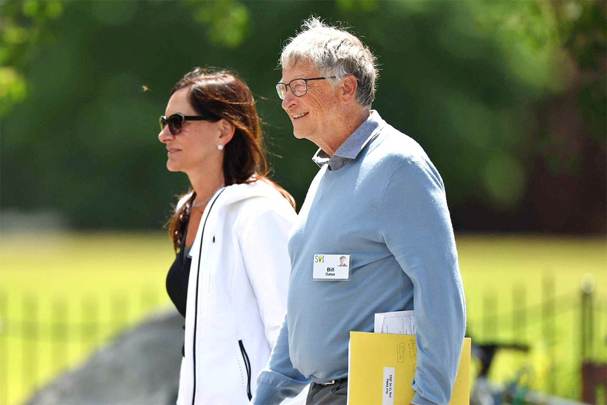 Bill gates and his new girlfriend paula hurd viral photos - Sakshi10