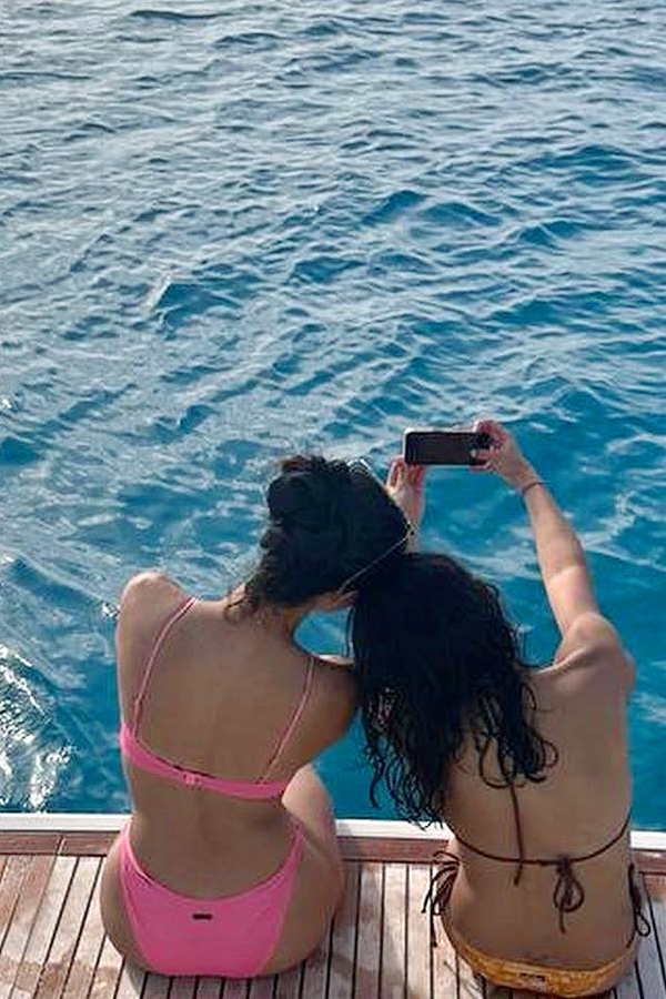Ananya Panday pink bikini Photos - Sakshi2