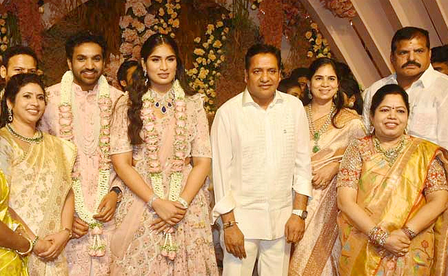 Celebrities at Kadiri Balakrishna Son Eashan Engagement Ceremony Photos - Sakshi4