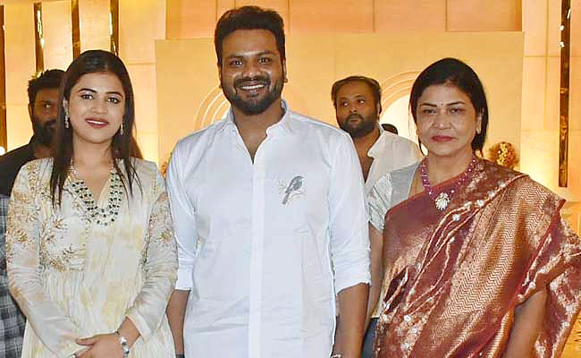 Celebrities at Kadiri Balakrishna Son Eashan Engagement Ceremony Photos - Sakshi5