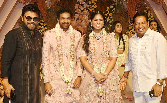 Celebrities at Kadiri Balakrishna Son Eashan Engagement Ceremony Photos - Sakshi8