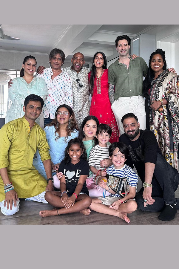 Sunny Leone Celebrating Raksha bandhan With Family And Children Photos - Sakshi11