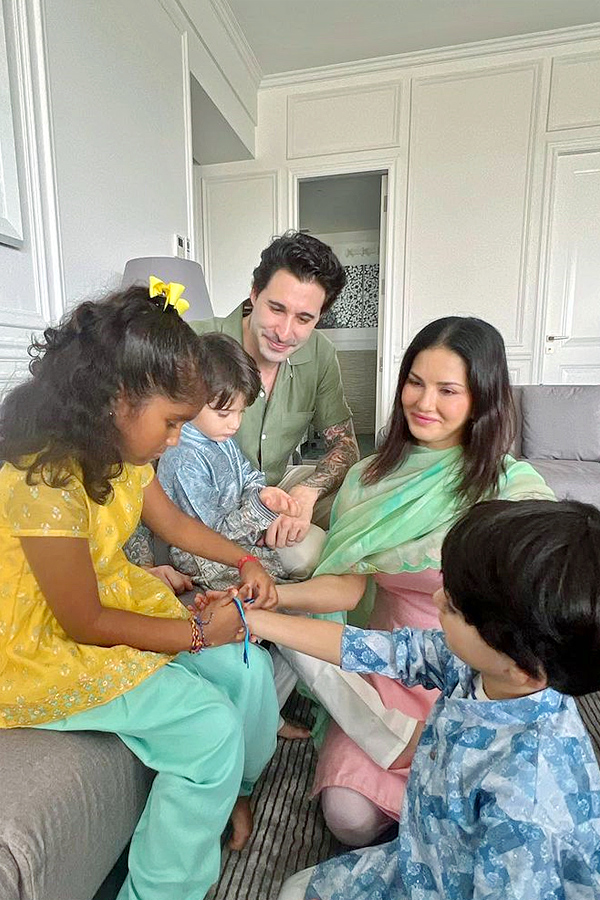 Sunny Leone Celebrating Raksha bandhan With Family And Children Photos - Sakshi5