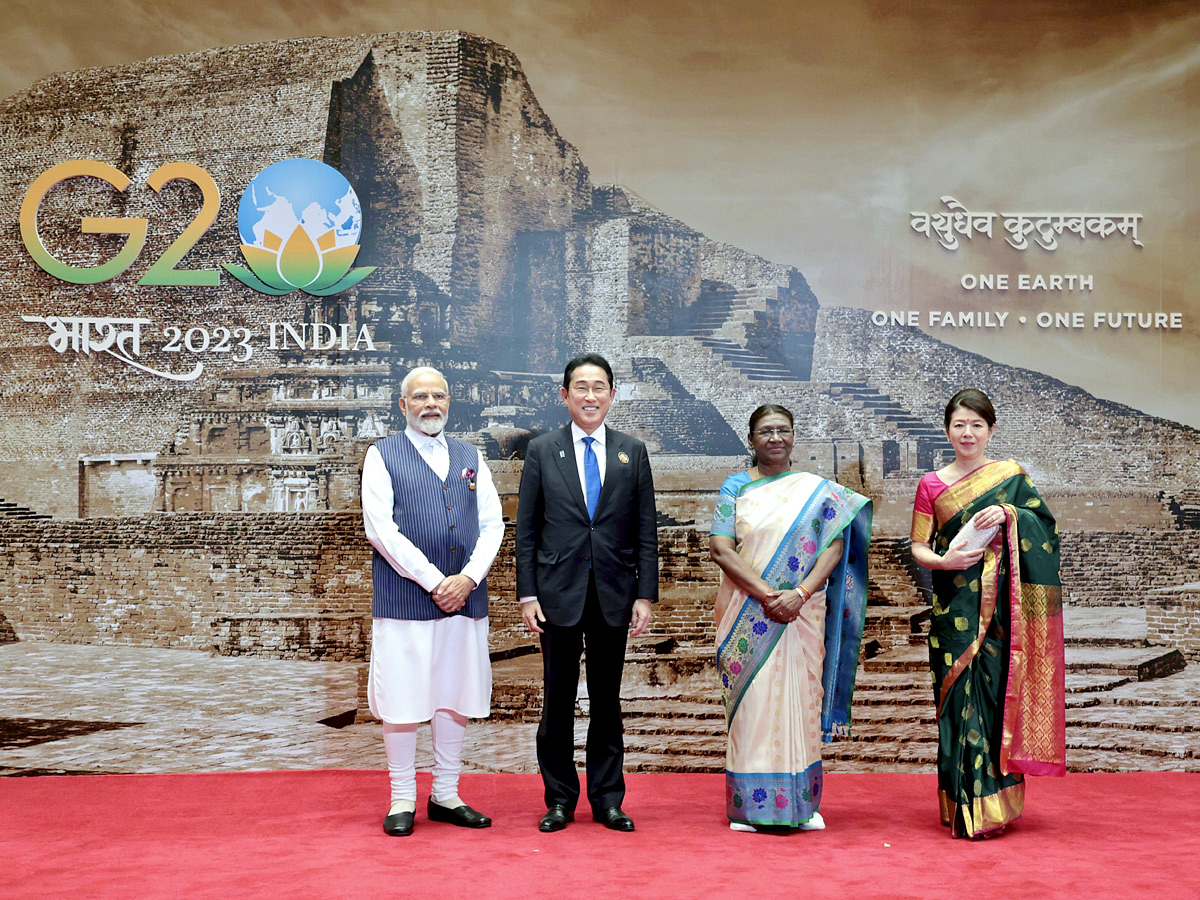 Guests In Indian Attire At President G20 Dinner Photos - Sakshi10