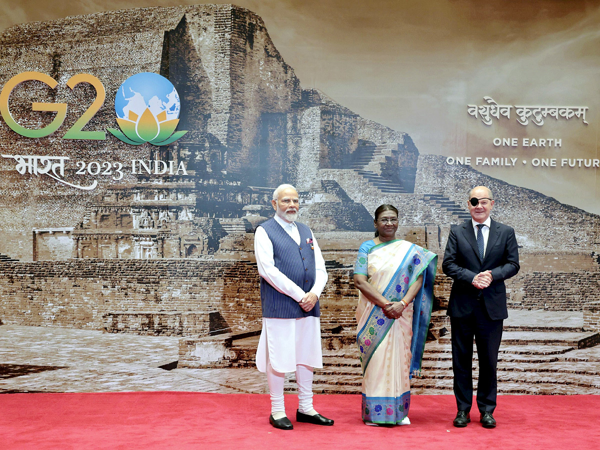 Guests In Indian Attire At President G20 Dinner Photos - Sakshi11