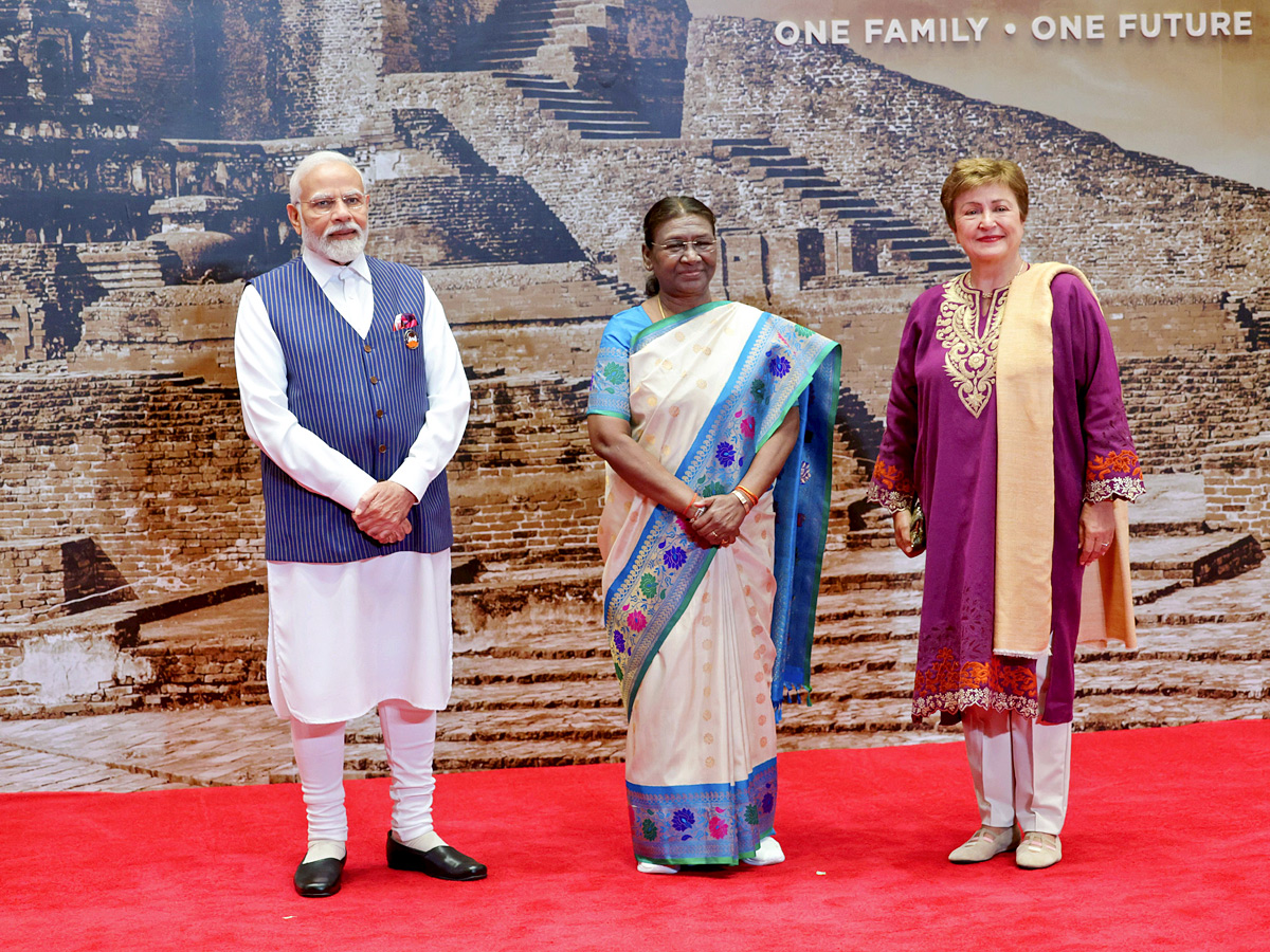 Guests In Indian Attire At President G20 Dinner Photos - Sakshi4
