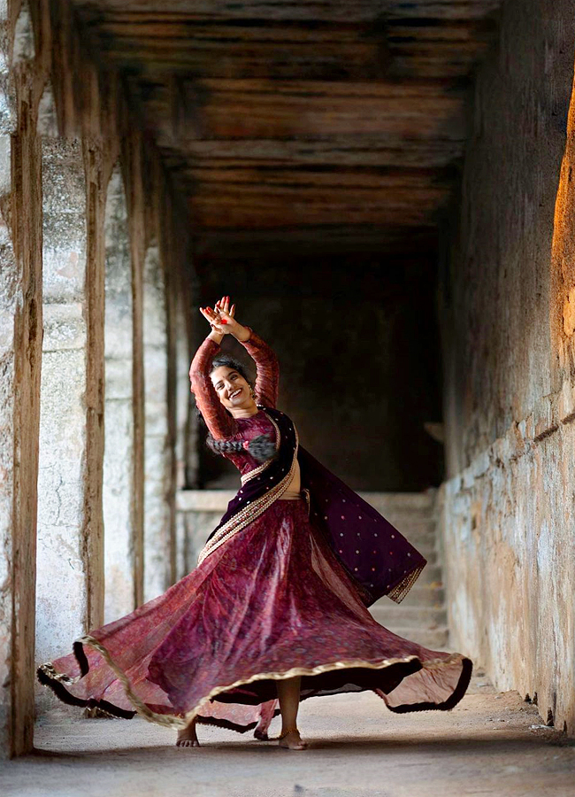 Doctor cum Actress Roopa Koduvayur Photos - Sakshi12