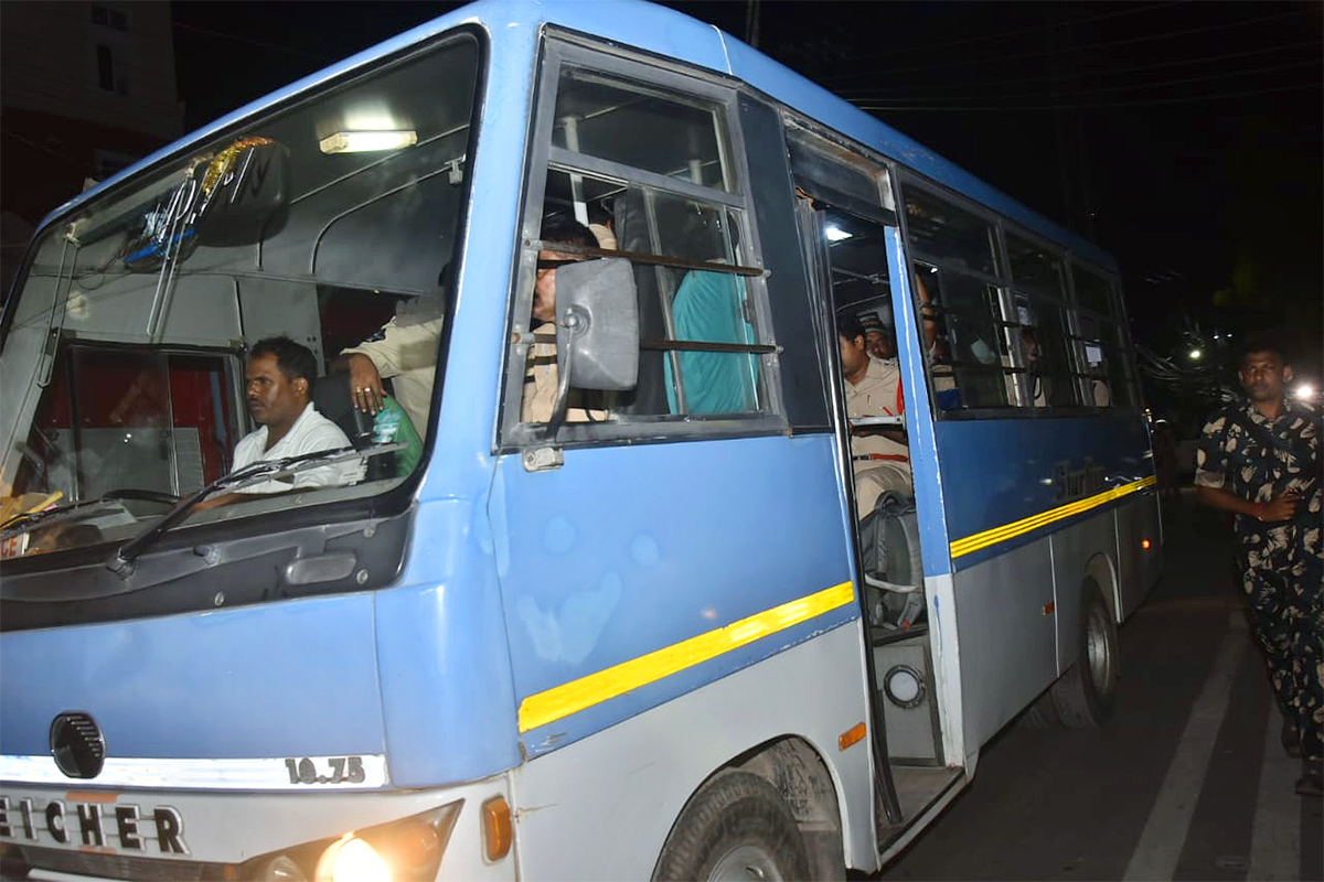 Chandrababu Naidu Arrest Photos - Sakshi10