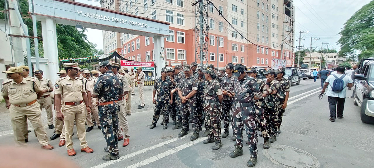 Chandrababu Naidu Arrest Photos - Sakshi12