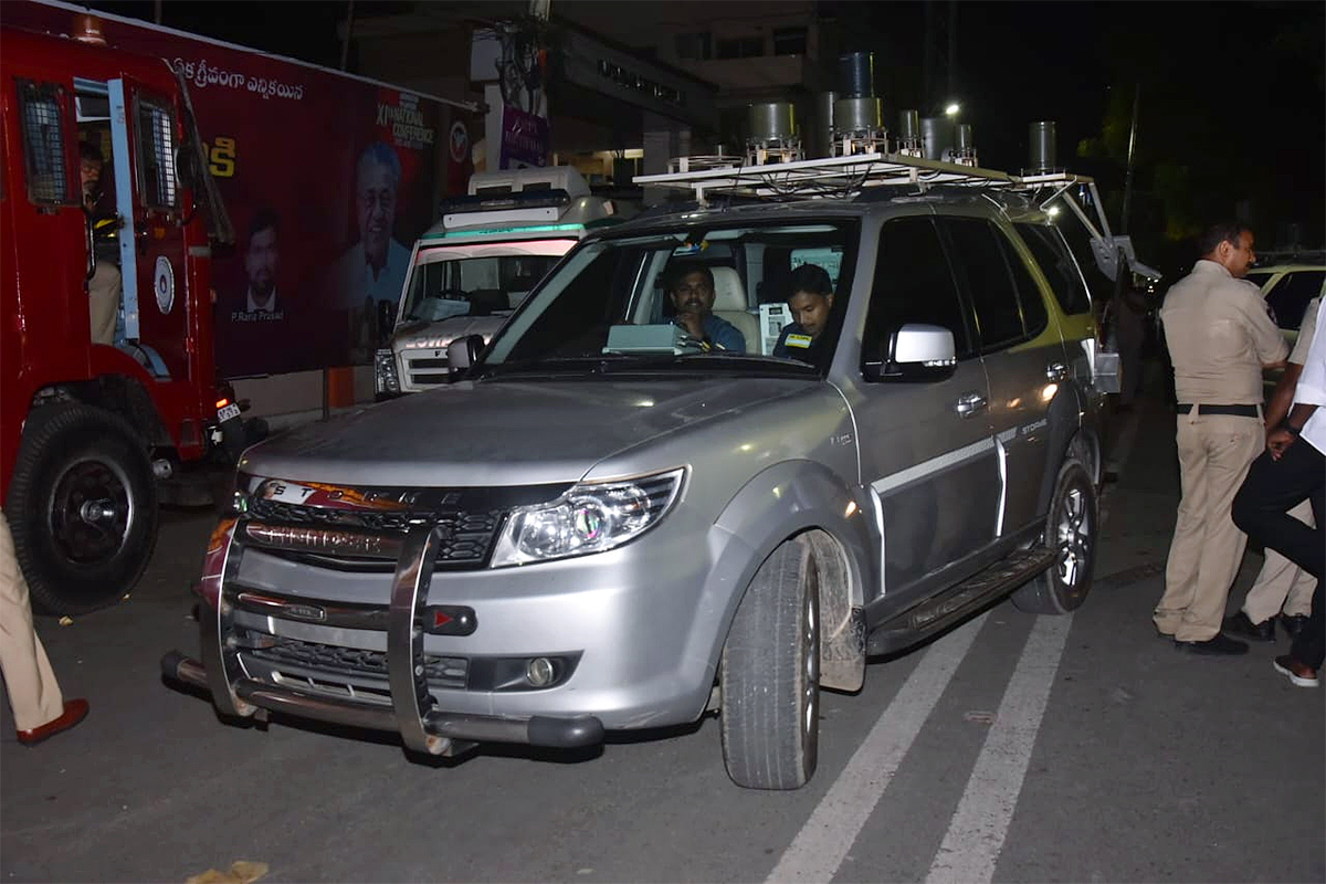 Chandrababu Naidu Arrest Photos - Sakshi13