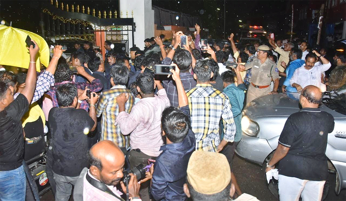 Chandrababu Naidu Arrest Photos - Sakshi16