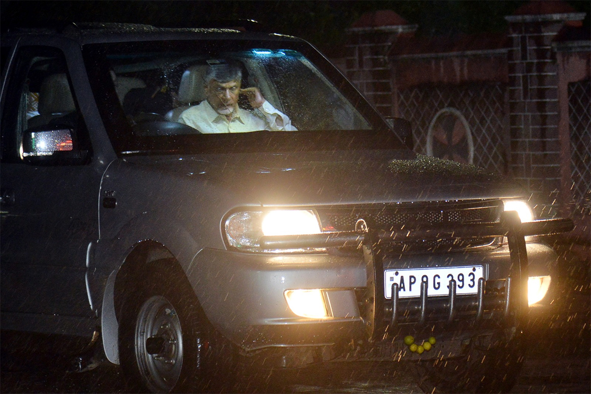 Chandrababu Naidu Arrest Photos - Sakshi19