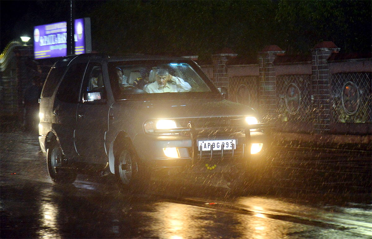 Chandrababu Naidu Arrest Photos - Sakshi5