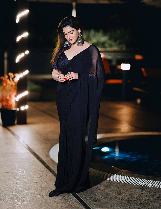 actress honey rose new photos  - Sakshi17