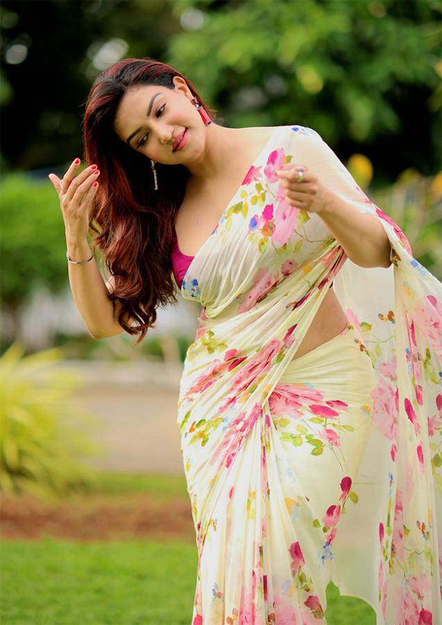 actress honey rose new photos  - Sakshi19