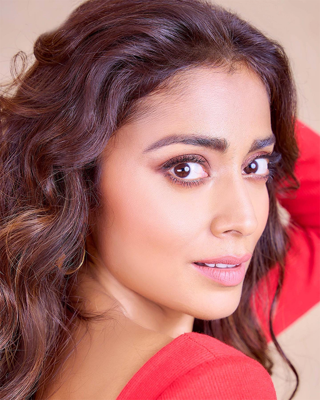 Happy Birthday Shriya Saran Latest images - Sakshi10