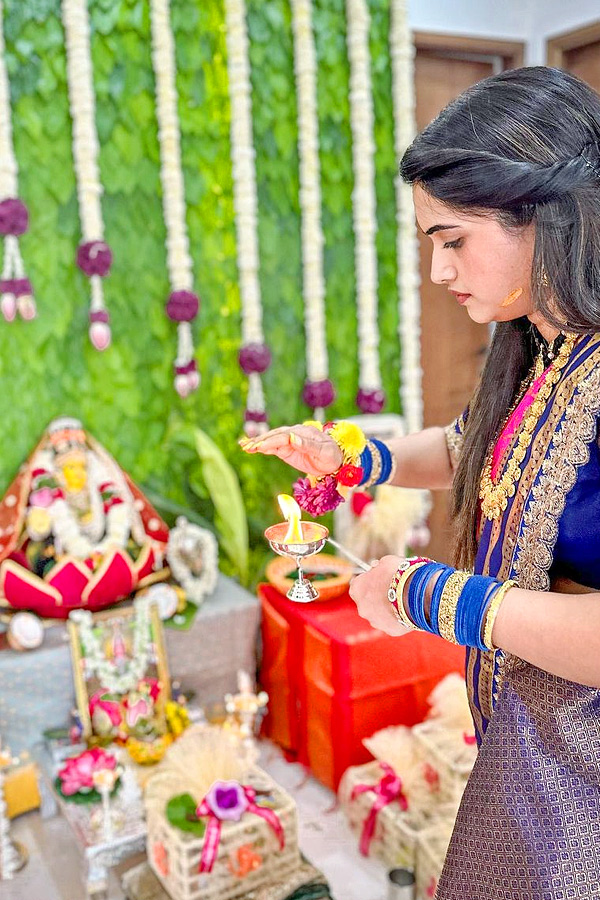 TV actress Sravathi Performs Varalakshmi Vratham Pooja PHotos - Sakshi4