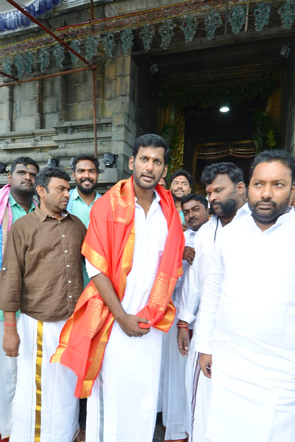 Hero Vishal Visited To Tirumala Tirupati Darshan Photos - Sakshi13