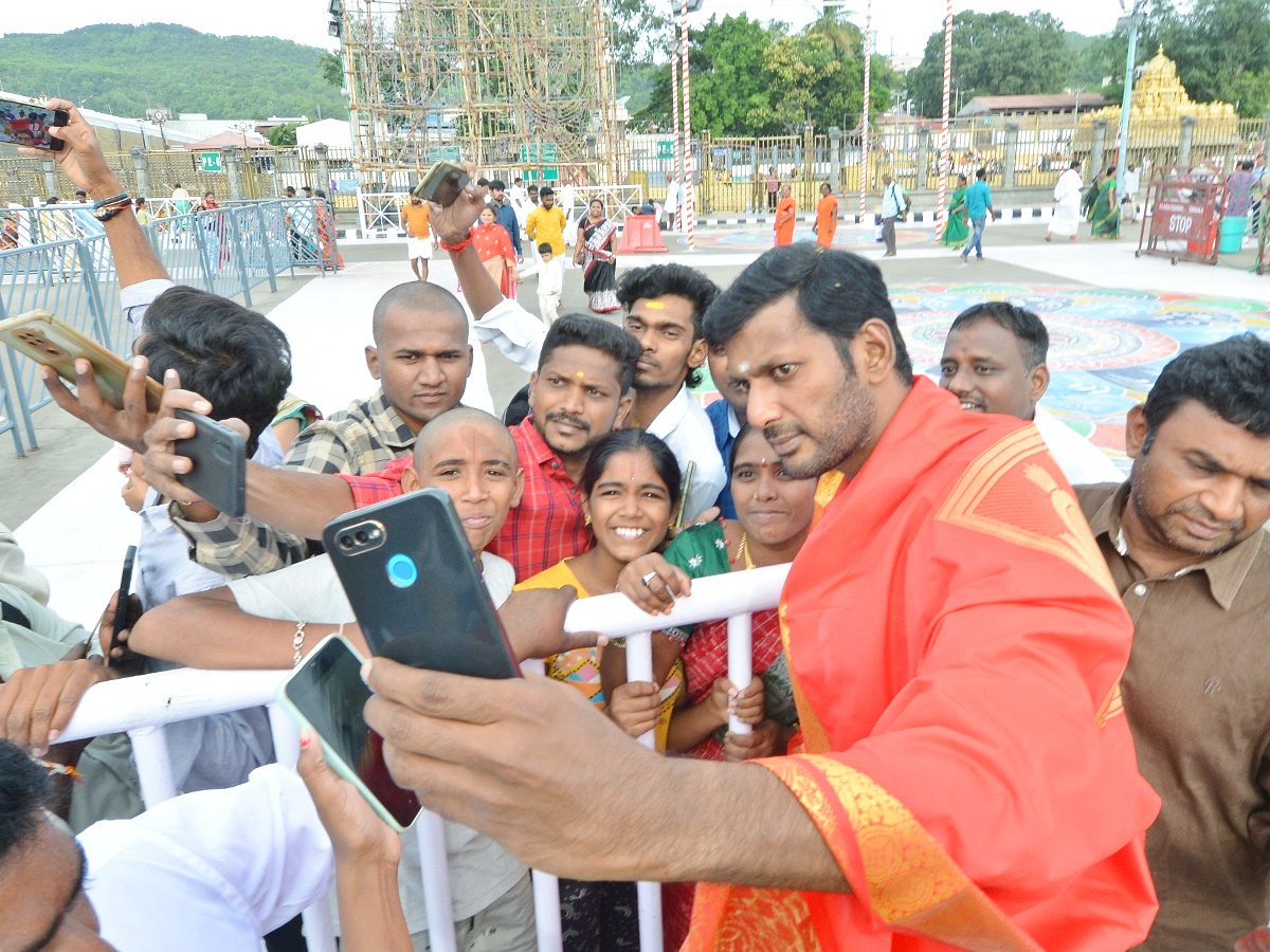 Hero Vishal Visited To Tirumala Tirupati Darshan Photos - Sakshi7