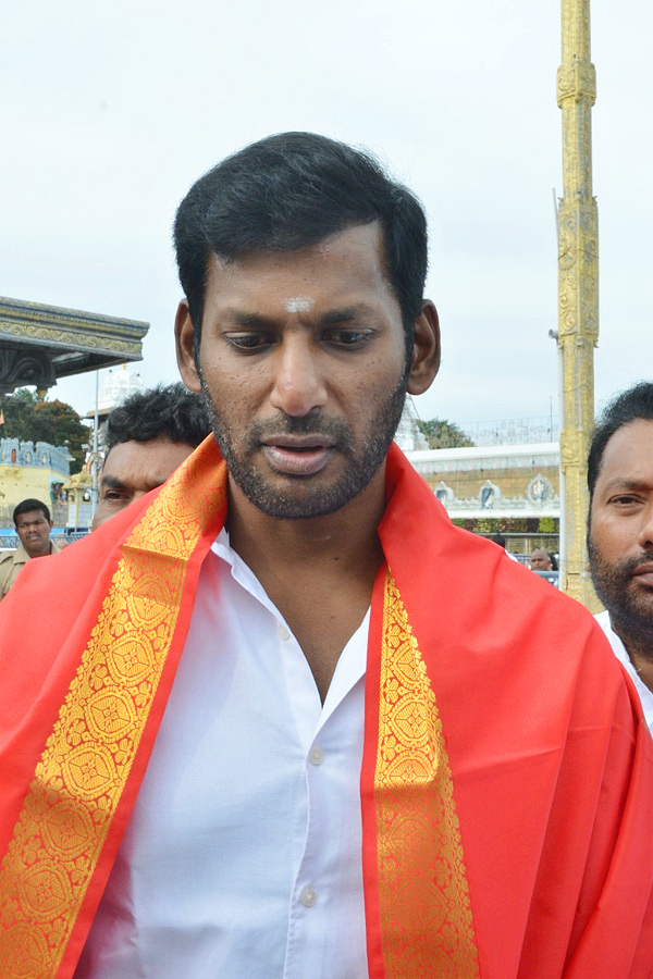 Hero Vishal Visited To Tirumala Tirupati Darshan Photos - Sakshi9