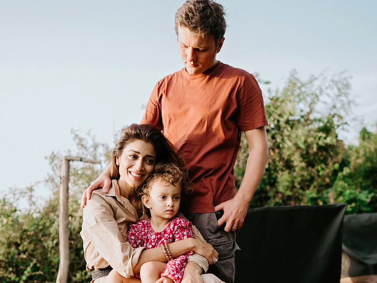 Heroine Shriya family vacation photos - Sakshi10